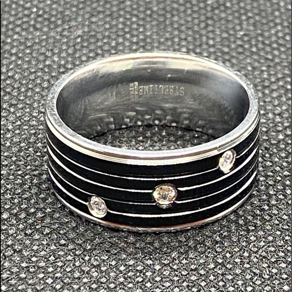 Ring - Picture 4 of 4